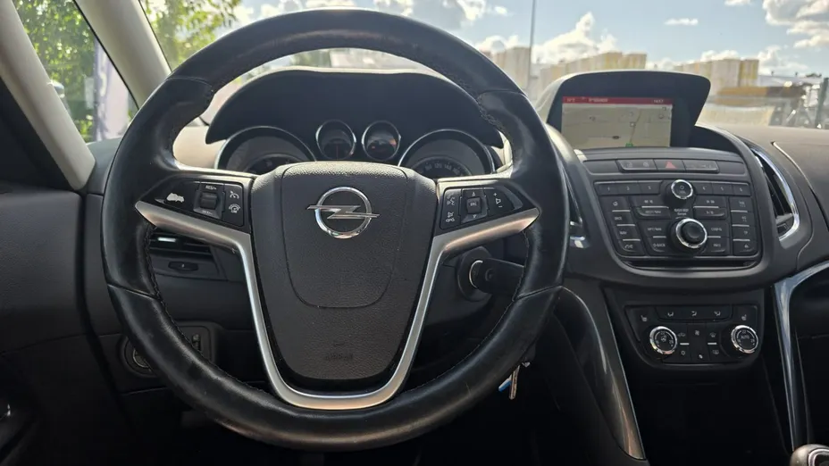 OPEL Zafira -