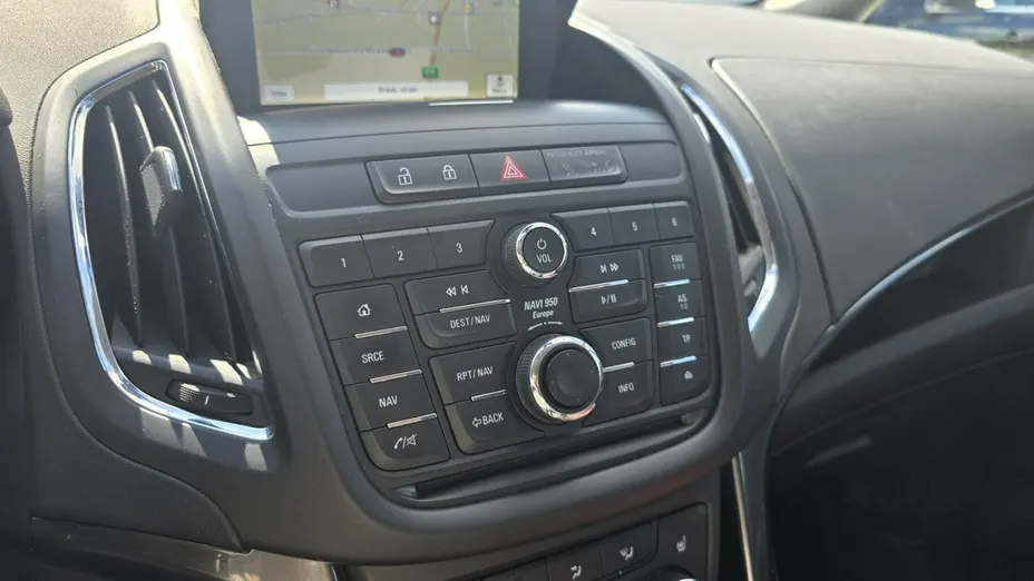 OPEL Zafira -