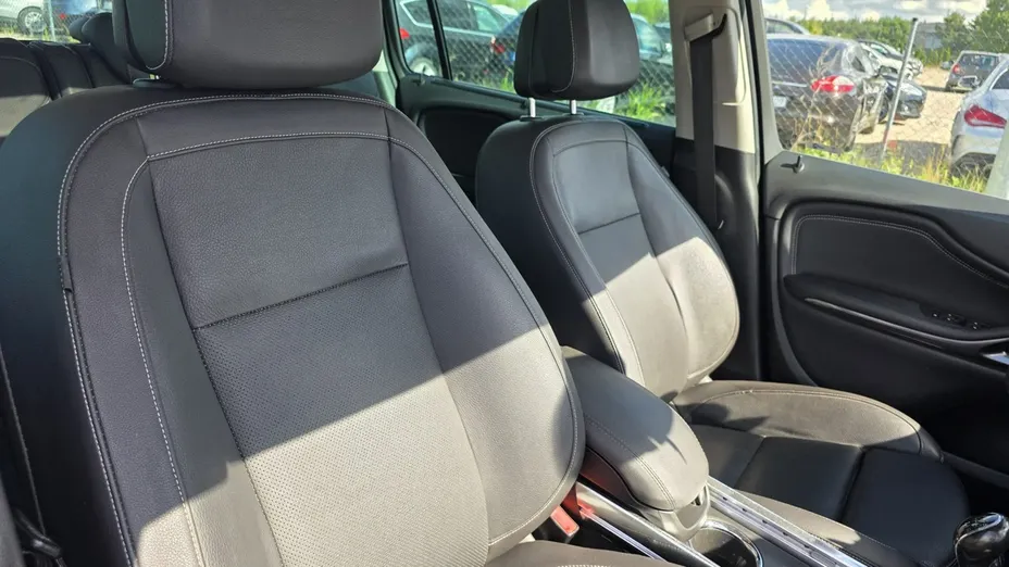 OPEL Zafira -