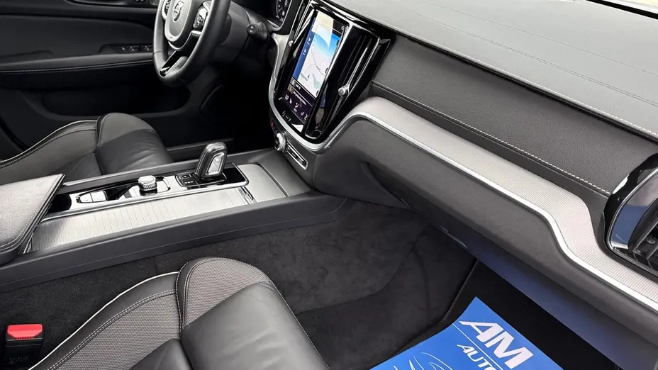 VOLVO V60 -
