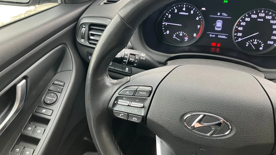 HYUNDAI i30 i30 1.0 T-GDI Smart