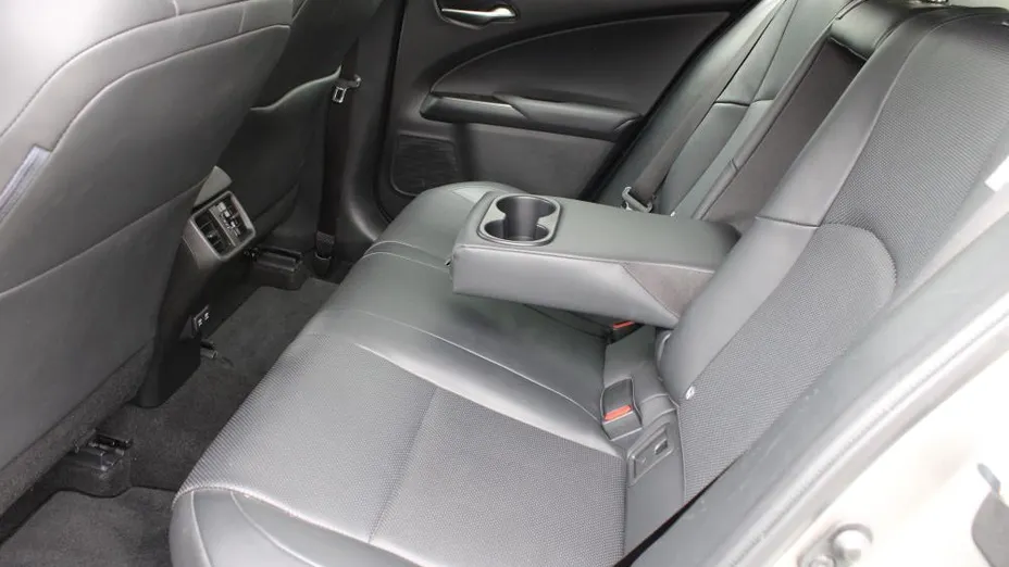 LEXUS UX UX 250h GPF Business Edition 2WD