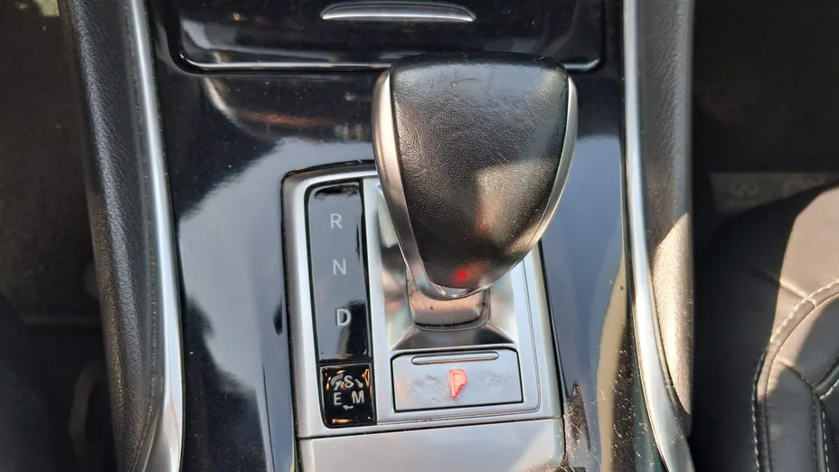 INFINITI QX30 -