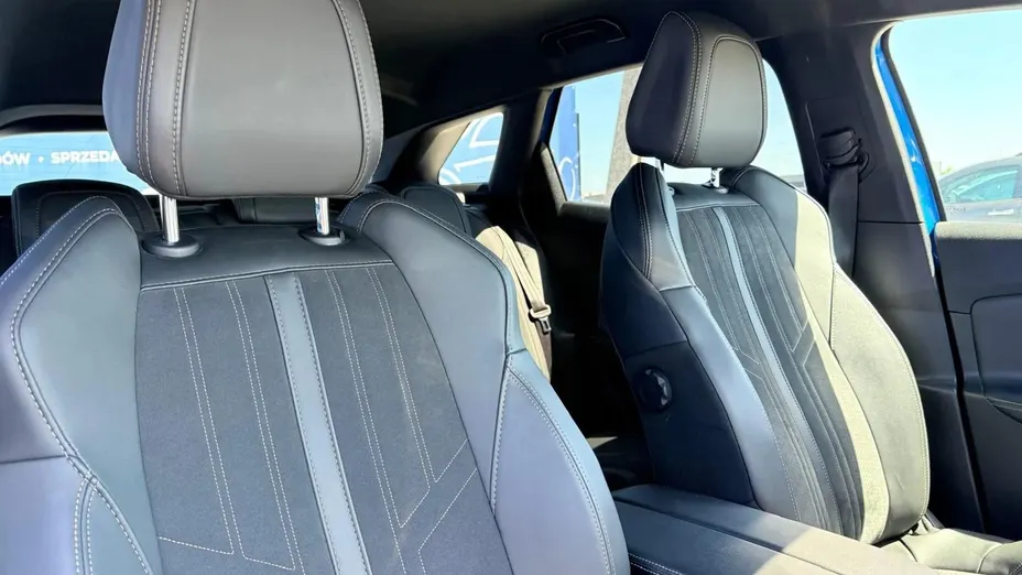 PEUGEOT 3008 -