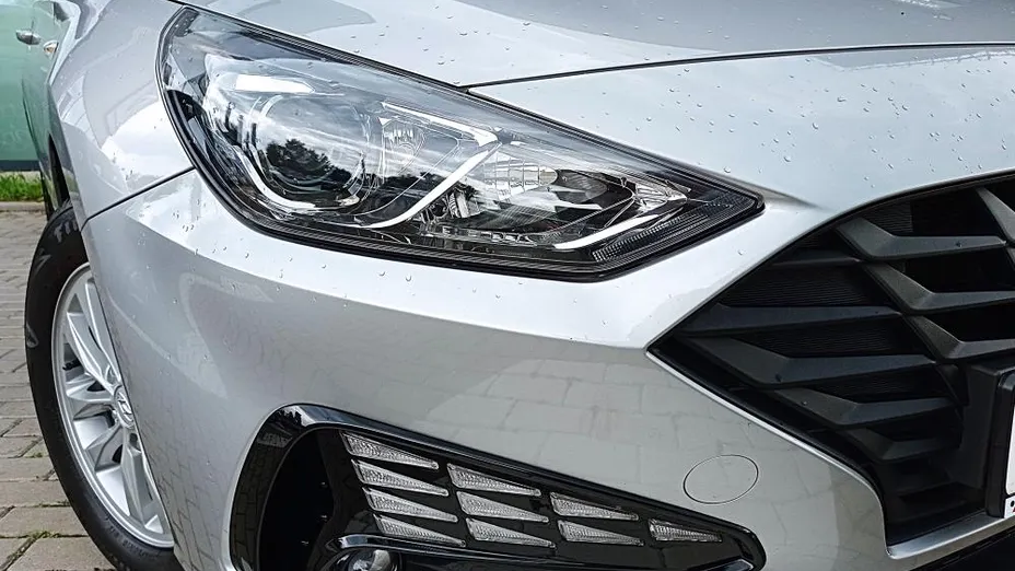 HYUNDAI i30 i30 1.5 DPI Classic +