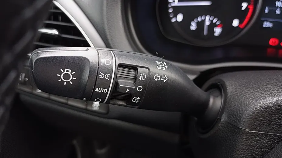 HYUNDAI i30 i30 1.5 DPI Classic +