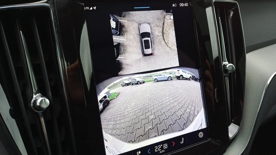 VOLVO XC60 XC60 T6 Plug-In Hybrid AWD Plus Dark aut