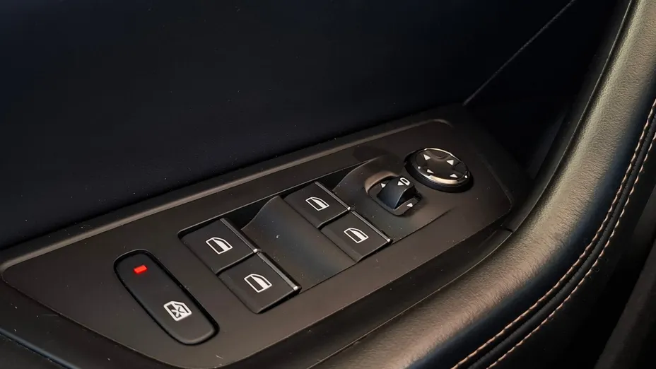 PEUGEOT 508 508 1.6 PureTech First Edition S&S EAT8