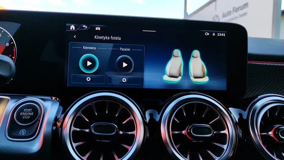 MERCEDES-BENZ GLB GLB 200 AMG Line 7G-DCT