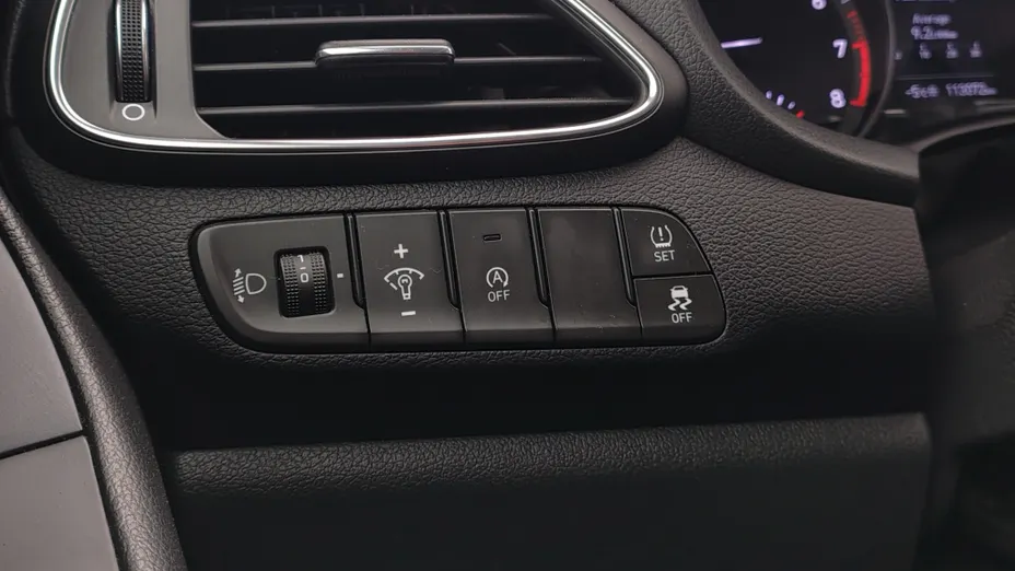 HYUNDAI i30 i30 1.5 DPI Classic +