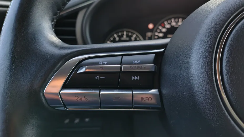 MAZDA 3 3 2.0 mHEV Hikari aut