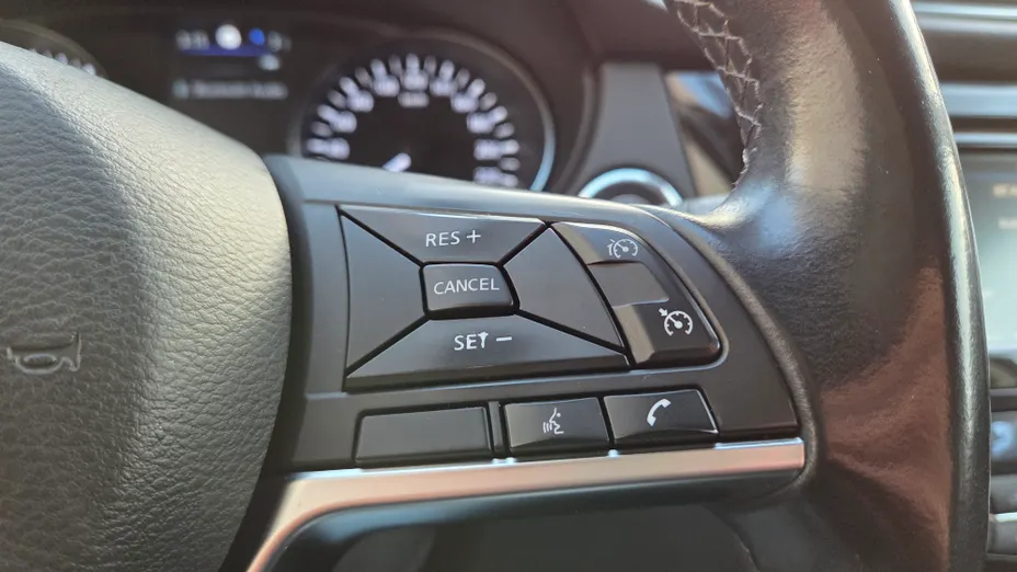 NISSAN Qashqai Qashqai 1.3 DIG-T N-Connecta