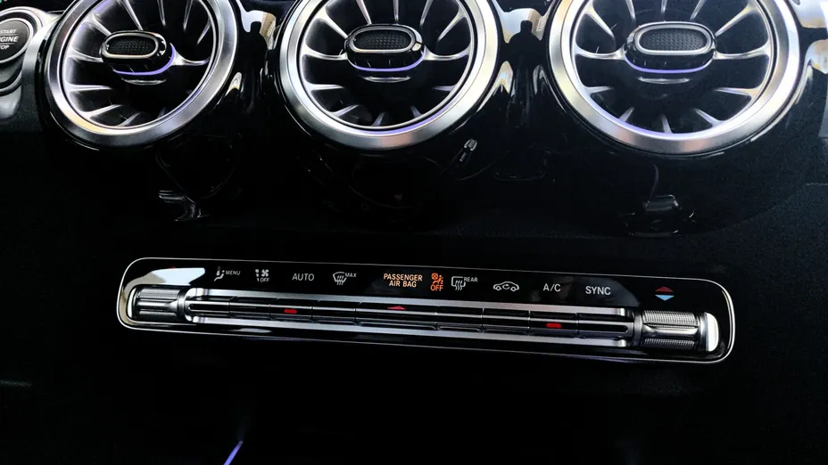 MERCEDES-BENZ GLB GLB 200 Progressive 7G-DCT