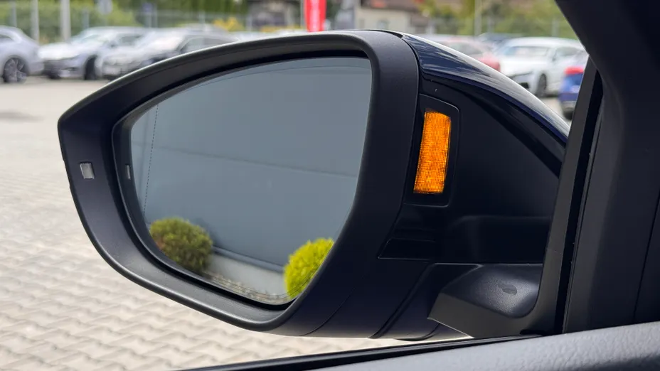 AUDI SQ8 e-tron -