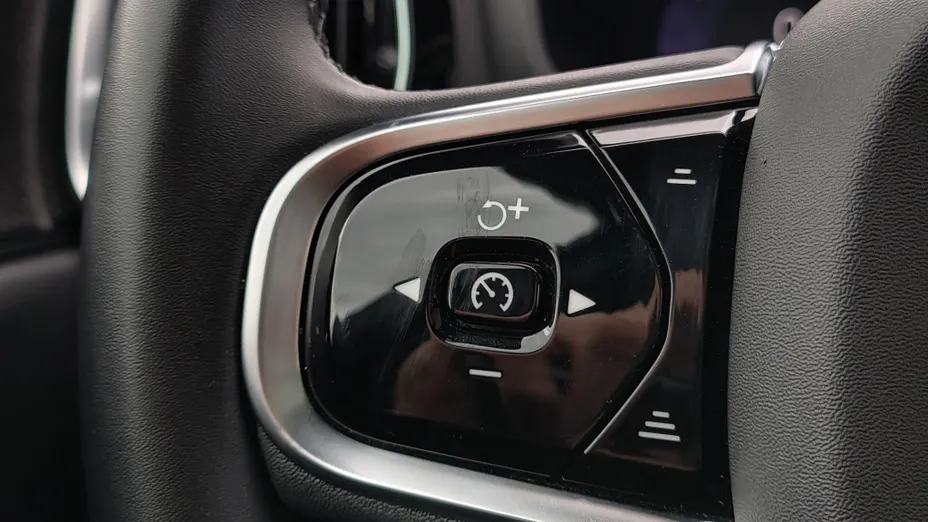 VOLVO V60 V60 B4 D Plus Dark aut