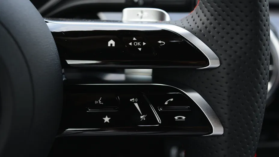 MERCEDES-BENZ A Klasa A 200 AMG Line 7G-DCT