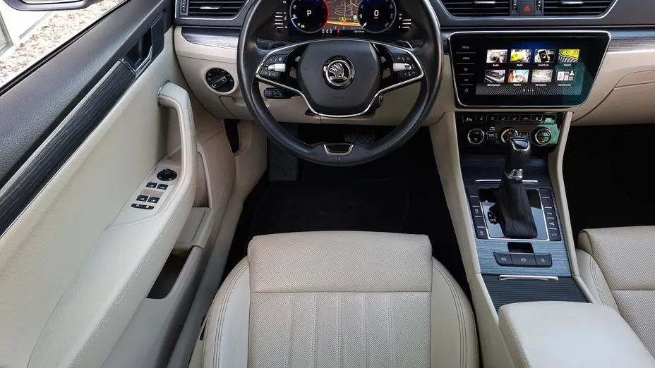 SKODA Superb Superb 2.0 TDI SCR Style DSG