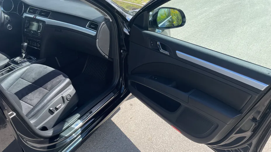 SKODA Superb Superb 2.0 TSI Elegance DSG