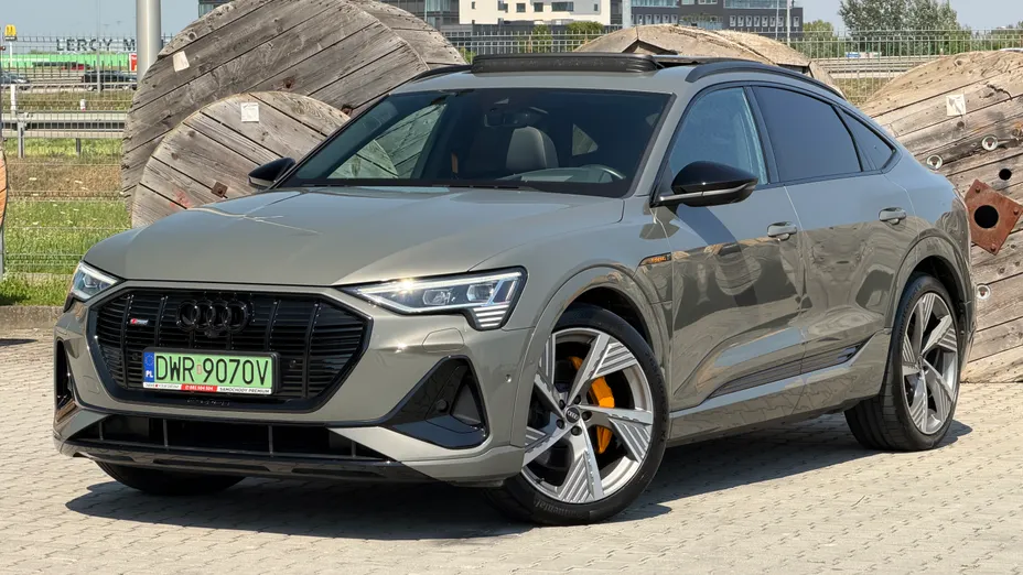 AUDI e-tron Sportback -