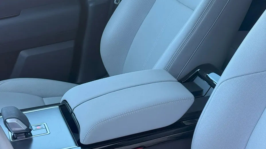 LAND ROVER Range Rover Velar Velar 2.0 D200 mHEV Dynamic SE