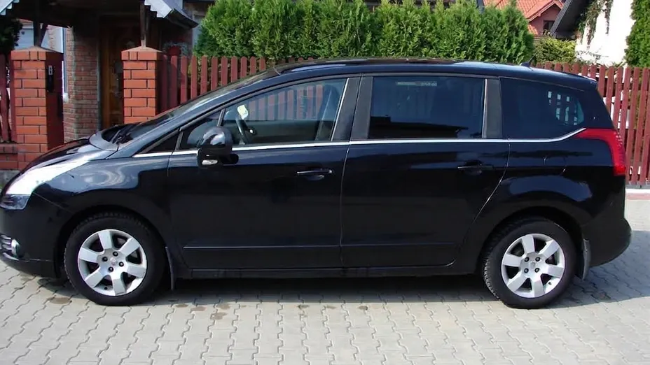 PEUGEOT 5008 5008 1.6 THP Allure