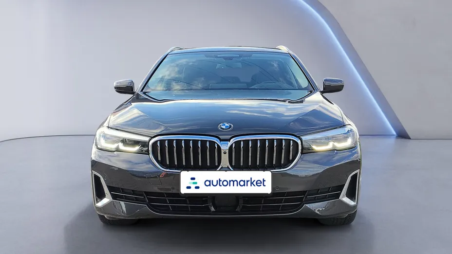 BMW Seria 5 530e xDrive Luxury Line aut
