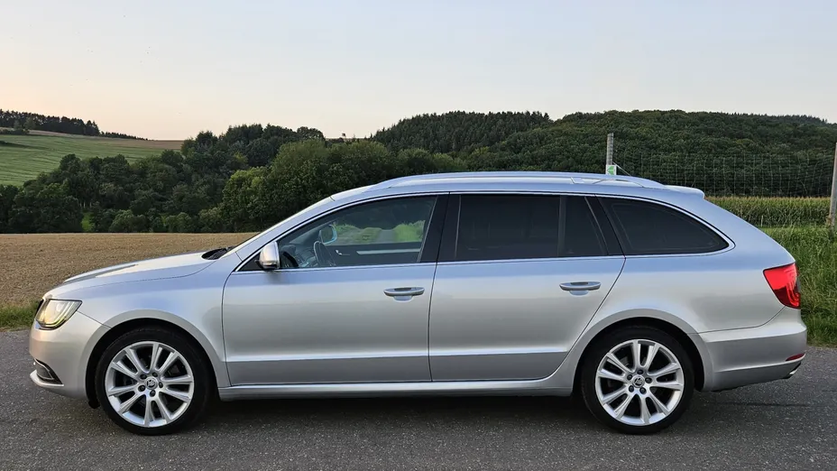 SKODA Superb Superb 2.0 TDI Ambition