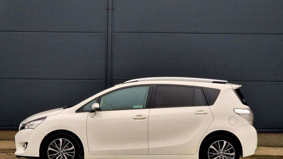 TOYOTA Verso Verso 1.8 Prestige 7os EU6