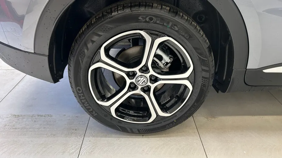 MG ZS ZS 1.5 HEV+ Excite aut Nowy