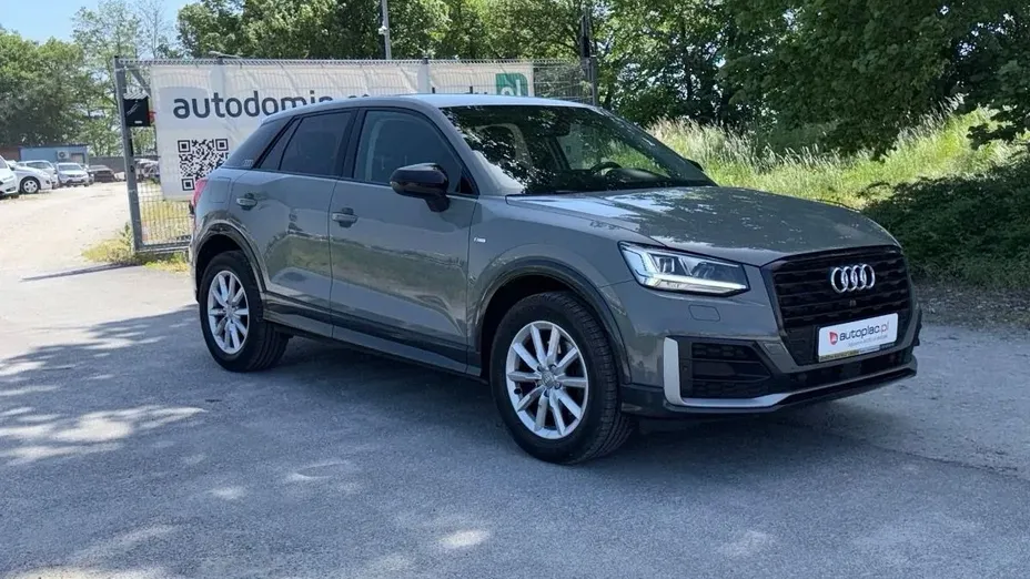 AUDI Q2 -