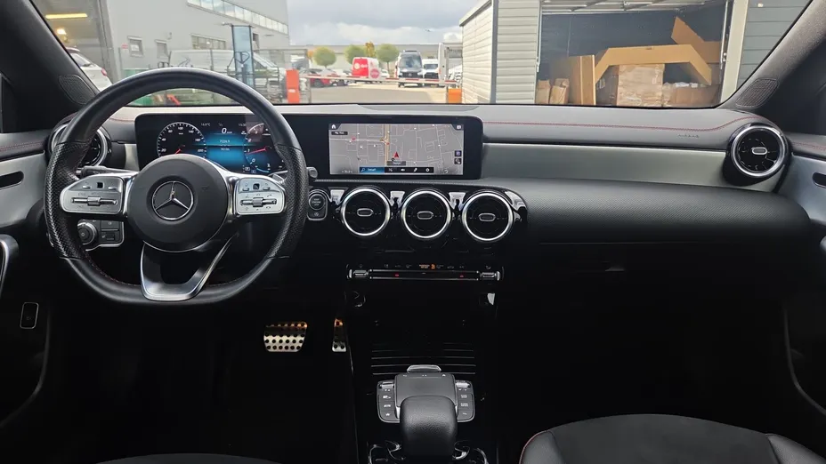 MERCEDES-BENZ CLA CLA 180 7G-DCT