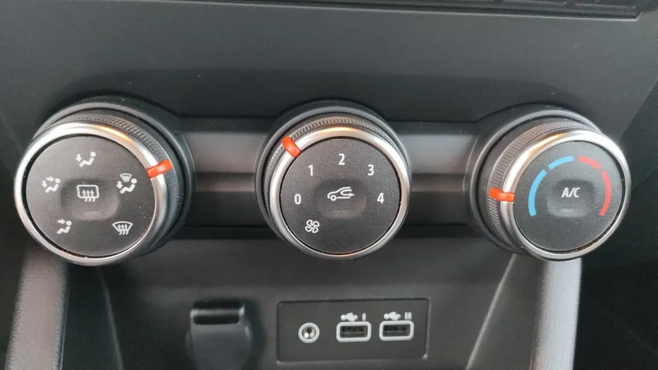 RENAULT Clio -
