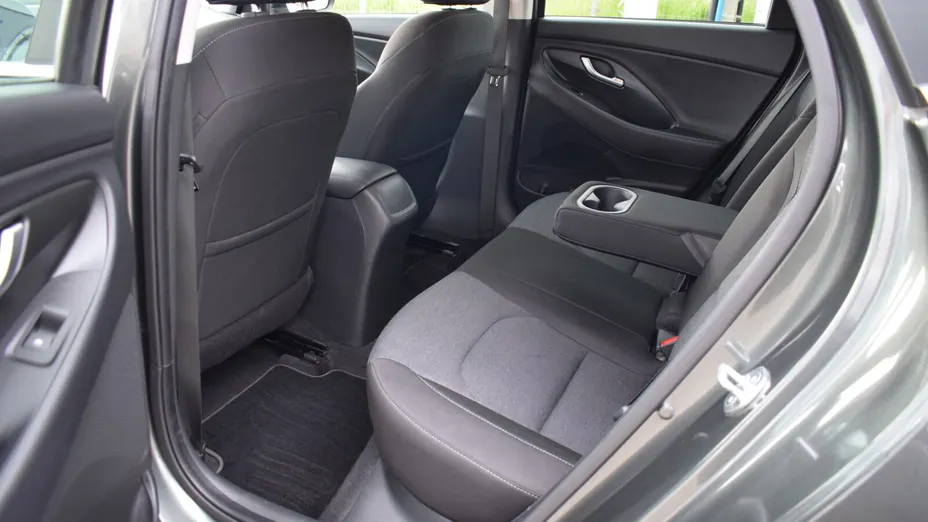 HYUNDAI i30 i30 Fastback 1.5 T-GDI 48V Smart DCT