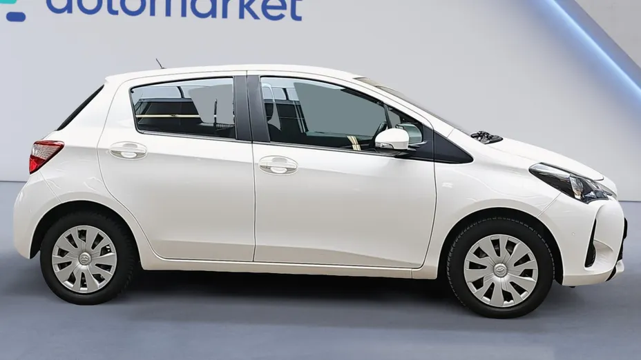 TOYOTA Yaris Yaris 1.5 Active