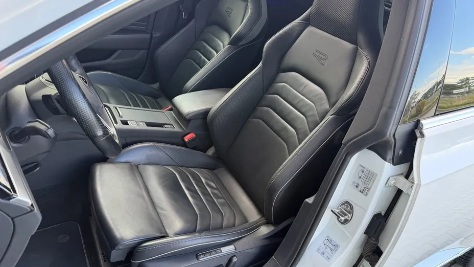 VOLKSWAGEN Arteon -