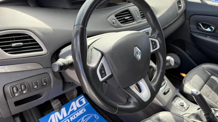 RENAULT Scenic -