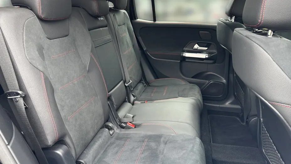 MERCEDES-BENZ GLB GLB 220 d 4-Matic AMG Line 8G-DCT