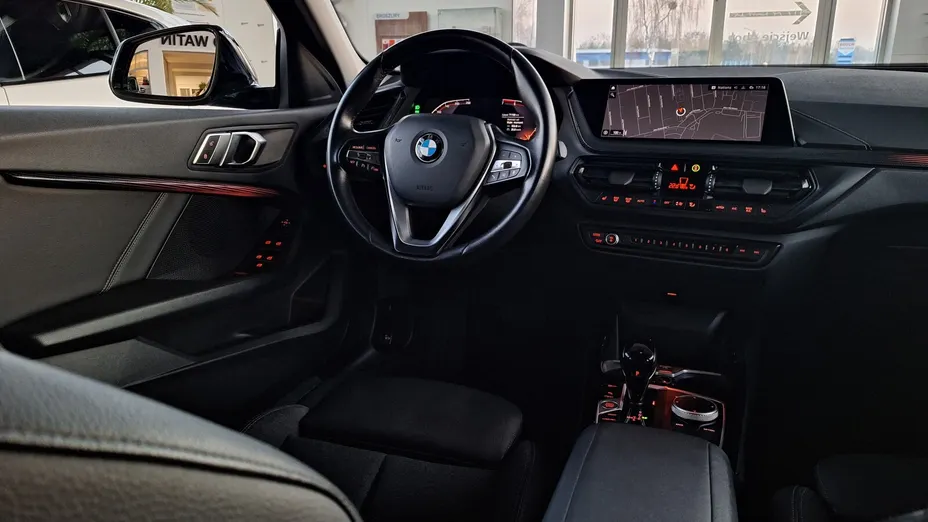 BMW Seria 1 118i Sport Line aut