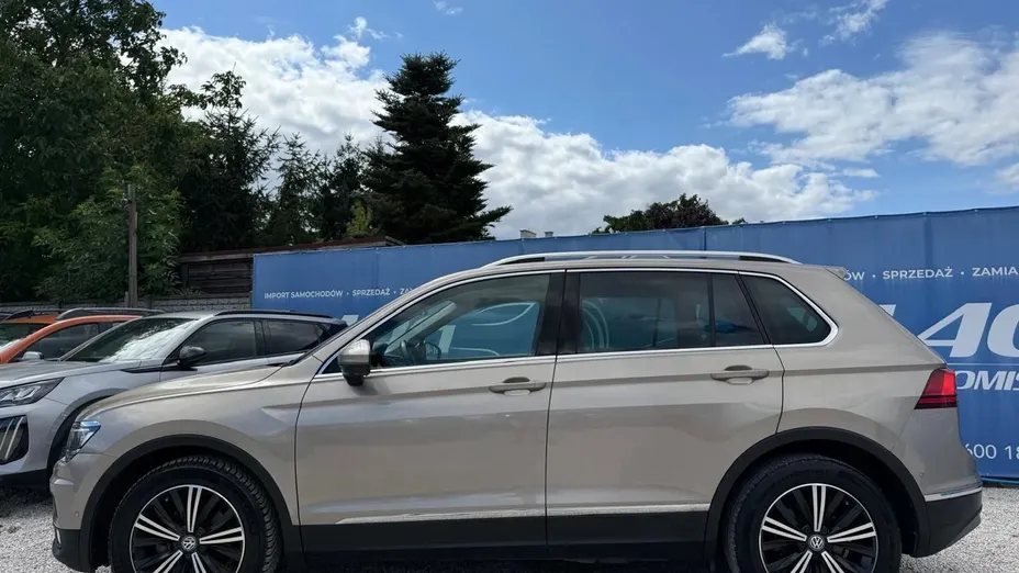 VOLKSWAGEN Tiguan -