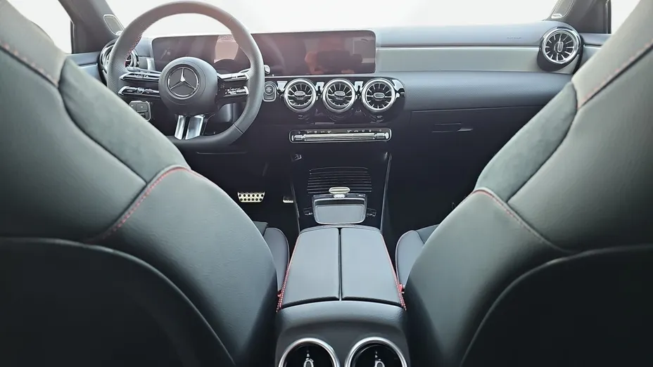 MERCEDES-BENZ A Klasa A 250 e PHEV AMG Line 8G-DCT