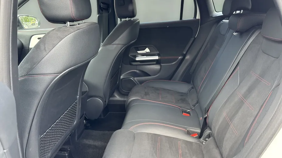 MERCEDES-BENZ GLA GLA 200 mHEV AMG Line 7G-DCT