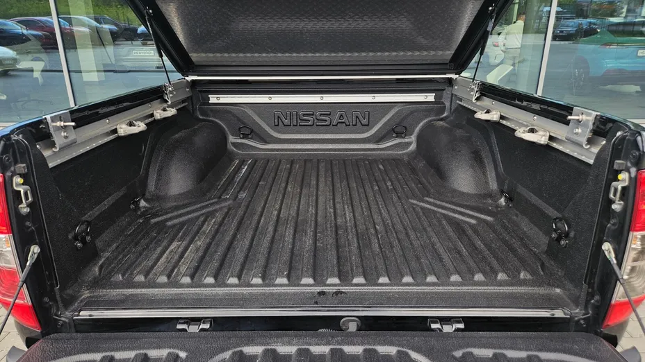 NISSAN Navara Navara 2.3 dCi Tekna aut