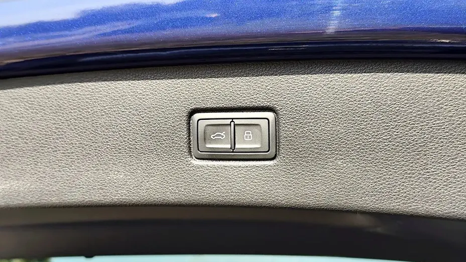 AUDI Q7 -