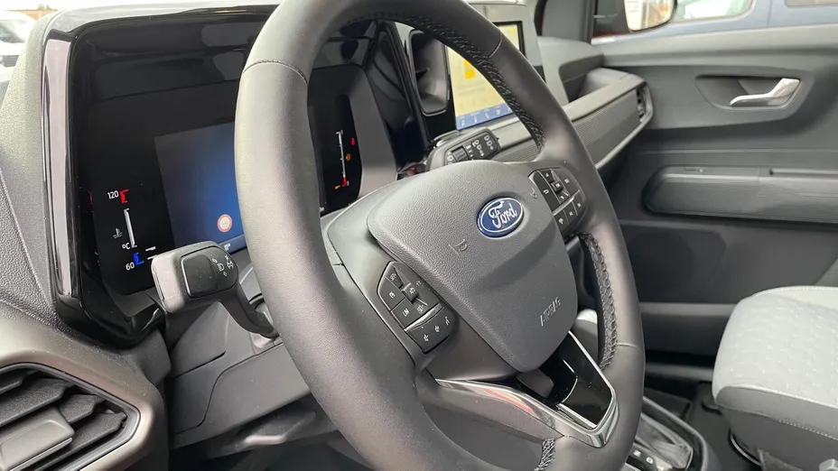 FORD Tourneo Courier Tourneo Courier 1.0 EcoBoost Titanium aut Nowy
