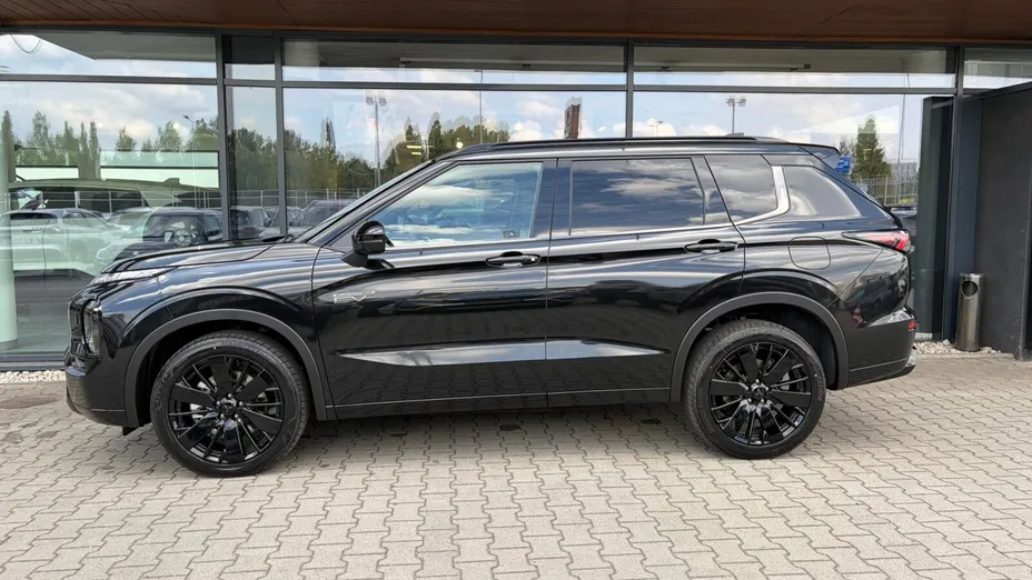 MITSUBISHI Outlander Outlander PHEV Black Edition