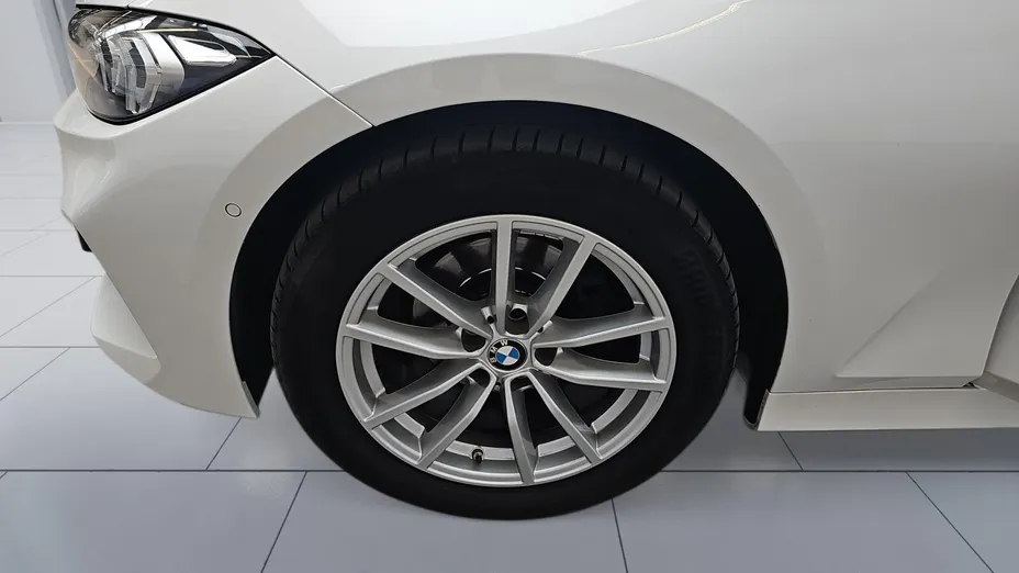 BMW Seria 3 318i aut