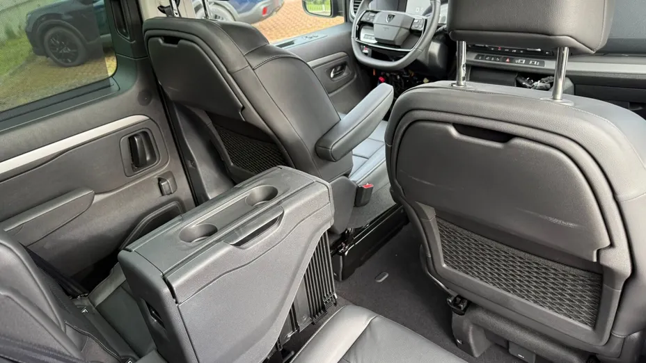 PEUGEOT Traveller Traveller 2.2 BlueHDi Long Business VIP EAT8 Nowy