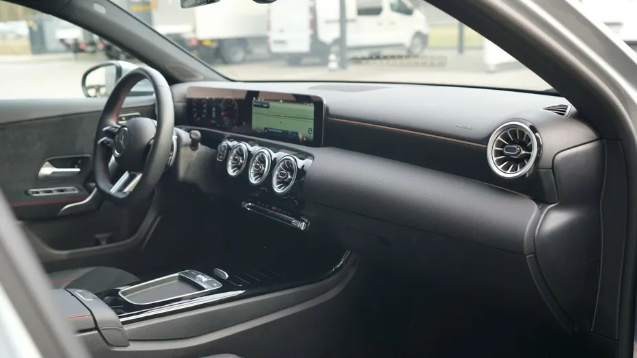 MERCEDES-BENZ A Klasa A 200 7G-DCT