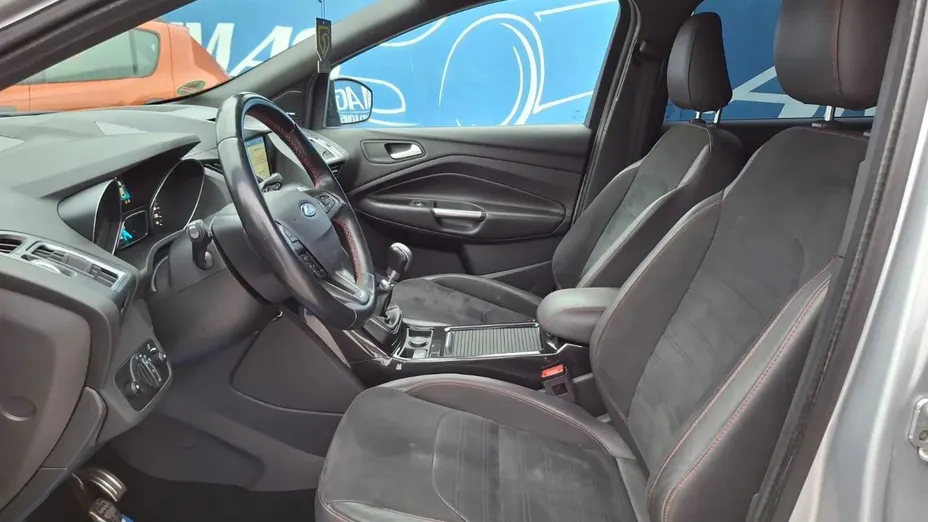 FORD Kuga -