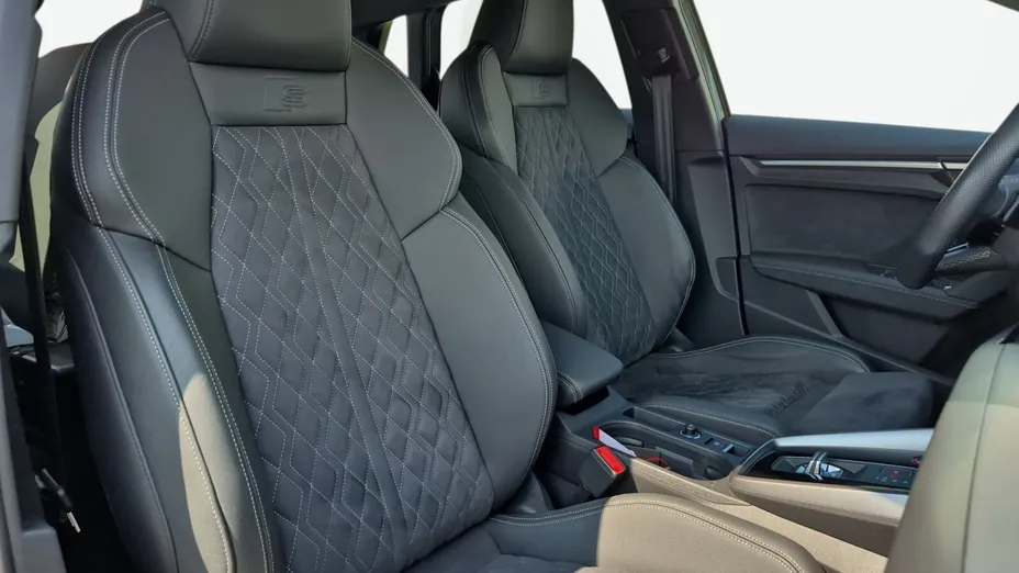 AUDI S3 -
